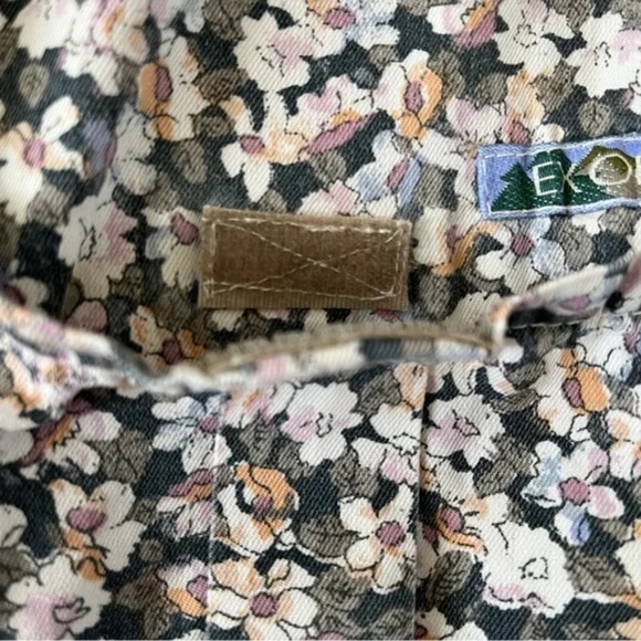 ExOfficio | Watercolor Floral Sleeveless Button Down Cotton Shirt, Medium - Picture 6 of 7